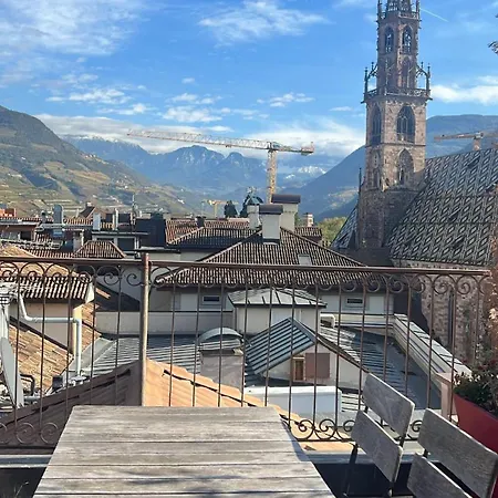 Apartment Sunflower House *